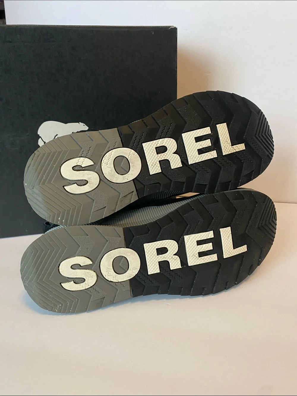 Sorel Woman’s Out N About Black and Gray Waterproof Duck Boots Size 9.5